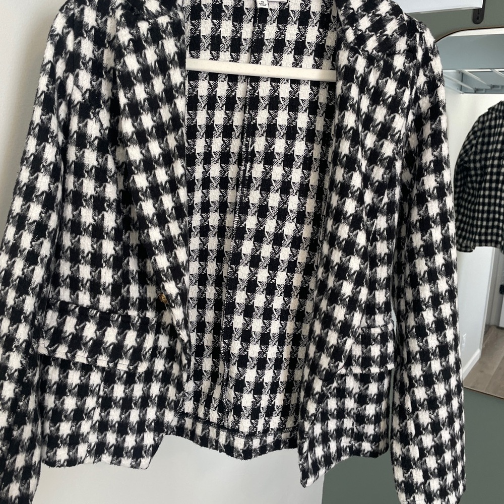 Black and white checked blazer